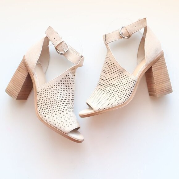 Marc Fisher Beige Laser-cut Suede Leather Peep Toe Block Heel Ankle Strap Sandal - Picture 16 of 16